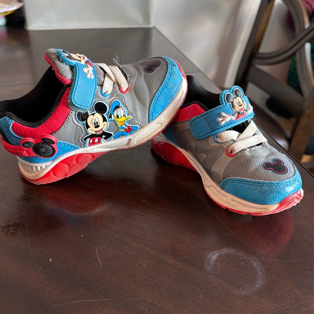 Disney Mickey Mouse light-up sneakers. Boys or girls toddler 9. Lightly used.